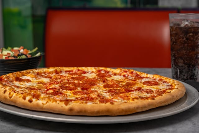 Everyday/Student Pizza Special.